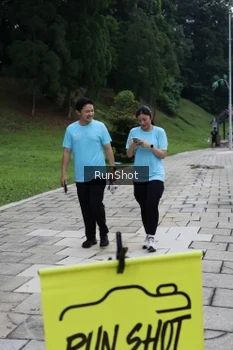 Runner Photo 4304972