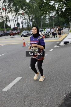 Runner Photo 4304994