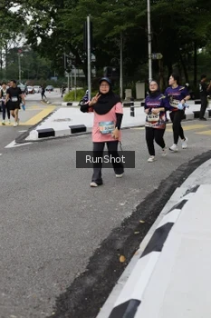 Runner Photo 4304995