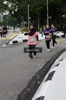 Runner Photo 4304996