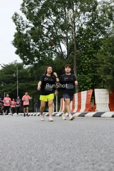 Runner Photo 4304999