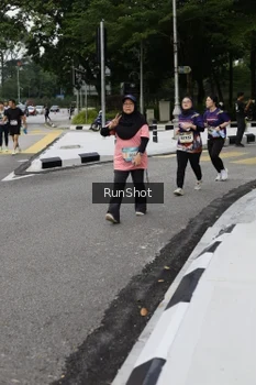 Runner Photo 4305000