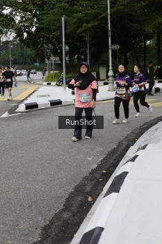 Runner Photo 4305004