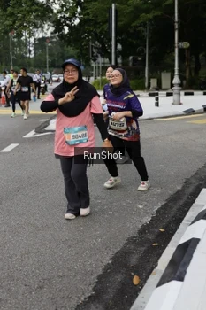 Runner Photo 4305010