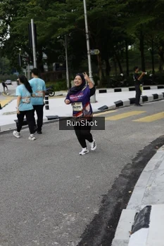 Runner Photo 4305012