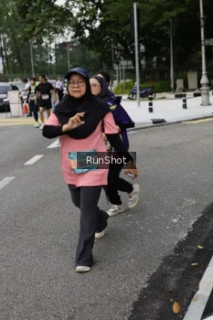 Runner Photo 4305024