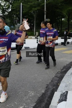 Runner Photo 4305031