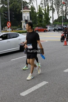 Runner Photo 4305036