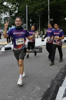 Runner Photo 4305040