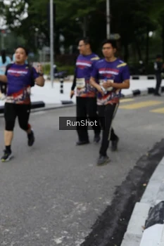 Runner Photo 4305043