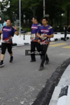 Runner Photo 4305045