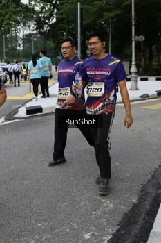 Runner Photo 4305050