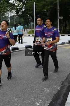 Runner Photo 4305055
