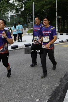 Runner Photo 4305056