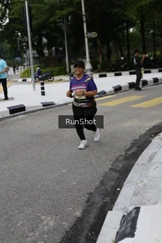 Runner Photo 4305063