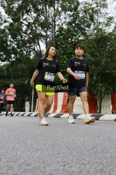 Runner Photo 4305096