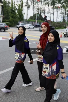 Runner Photo 4305114