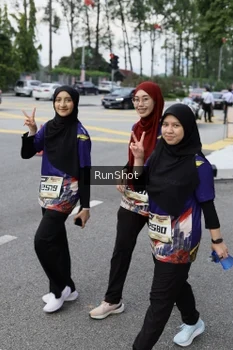 Runner Photo 4305115