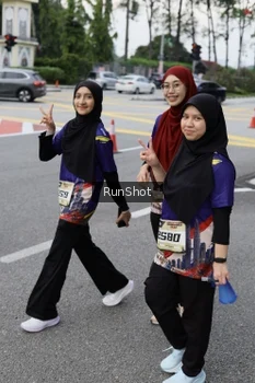 Runner Photo 4305116