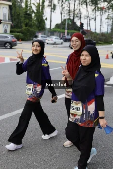Runner Photo 4305118