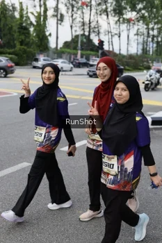 Runner Photo 4305121