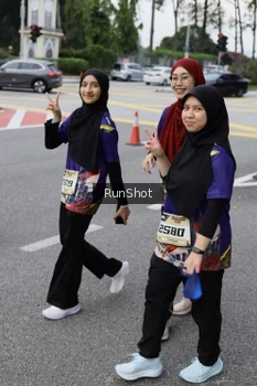 Runner Photo 4305124