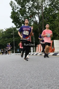 Runner Photo 4305126