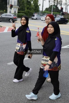 Runner Photo 4305130