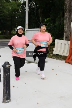 Runner Photo 4305190
