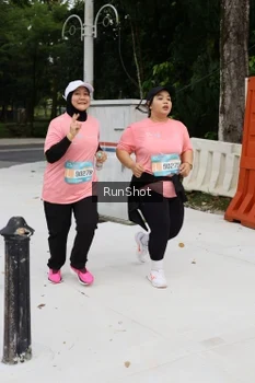 Runner Photo 4305191