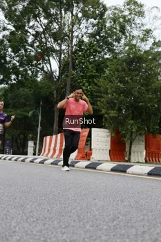 Runner Photo 4305195