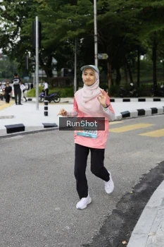 Runner Photo 4305210