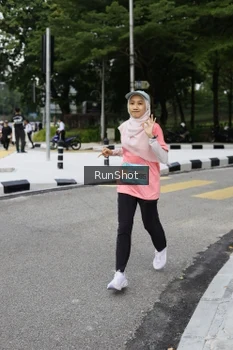 Runner Photo 4305212
