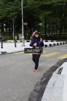 Runner Photo 4305217