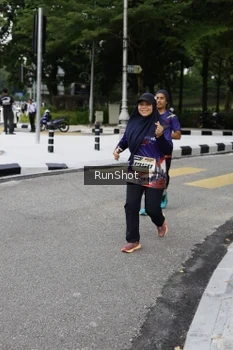 Runner Photo 4305223