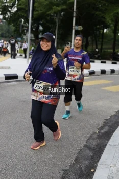 Runner Photo 4305224