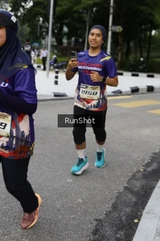 Runner Photo 4305243