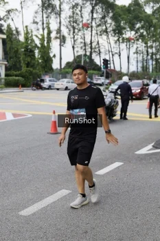Runner Photo 4305249