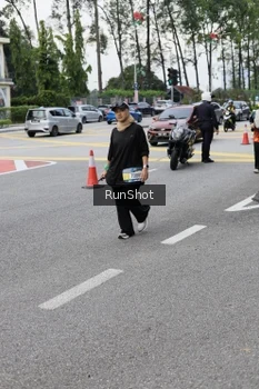 Runner Photo 4305255