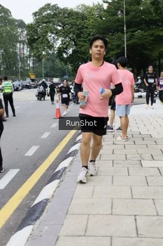 Runner Photo 4305305