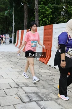 Runner Photo 4305307