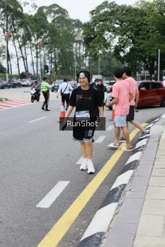 Runner Photo 4305311