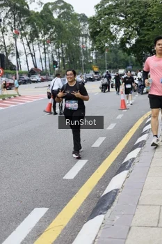 Runner Photo 4305312