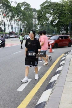 Runner Photo 4305321