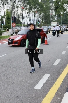 Runner Photo 4305330