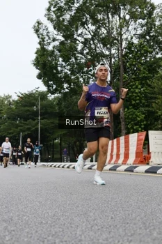 Runner Photo 4305331