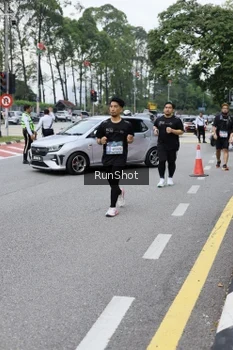 Runner Photo 4305333