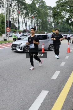 Runner Photo 4305339