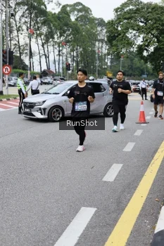 Runner Photo 4305341