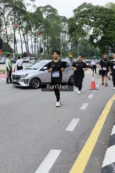 Runner Photo 4305342